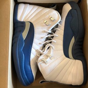 Air Jordan 12s size 6.5  worn once